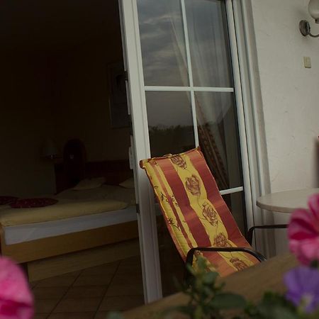 Gaestehaus Vinetum Altdorf  ภายนอก รูปภาพ