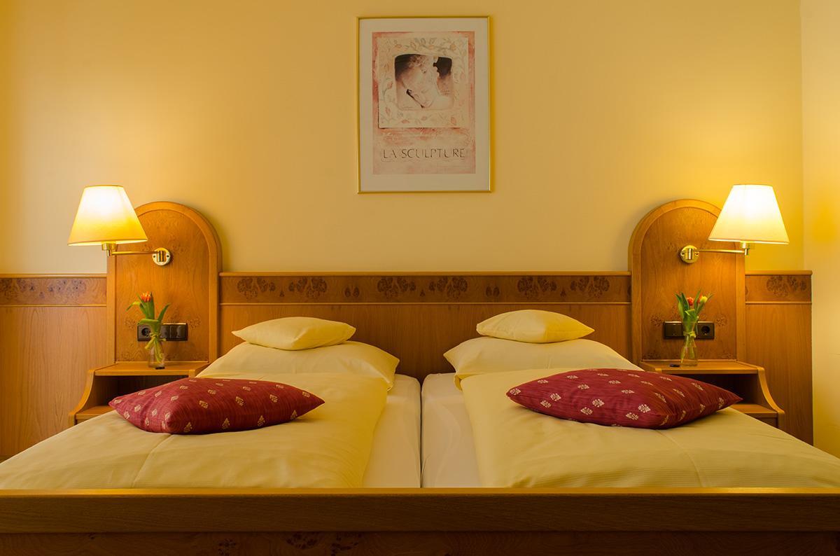 Gaestehaus Vinetum Altdorf  ภายนอก รูปภาพ