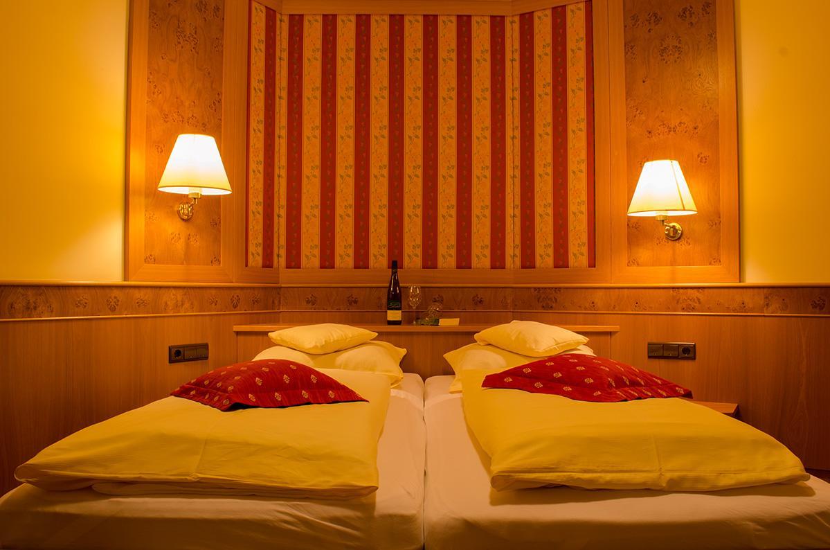 Gaestehaus Vinetum Altdorf  ภายนอก รูปภาพ